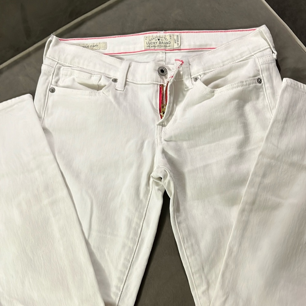 Lucky Brand white Charlie Skinny jeans 4/27 29” inseam